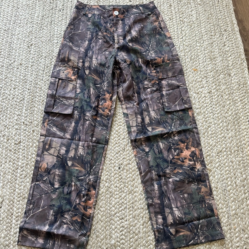 Women’s Camo cargo pants